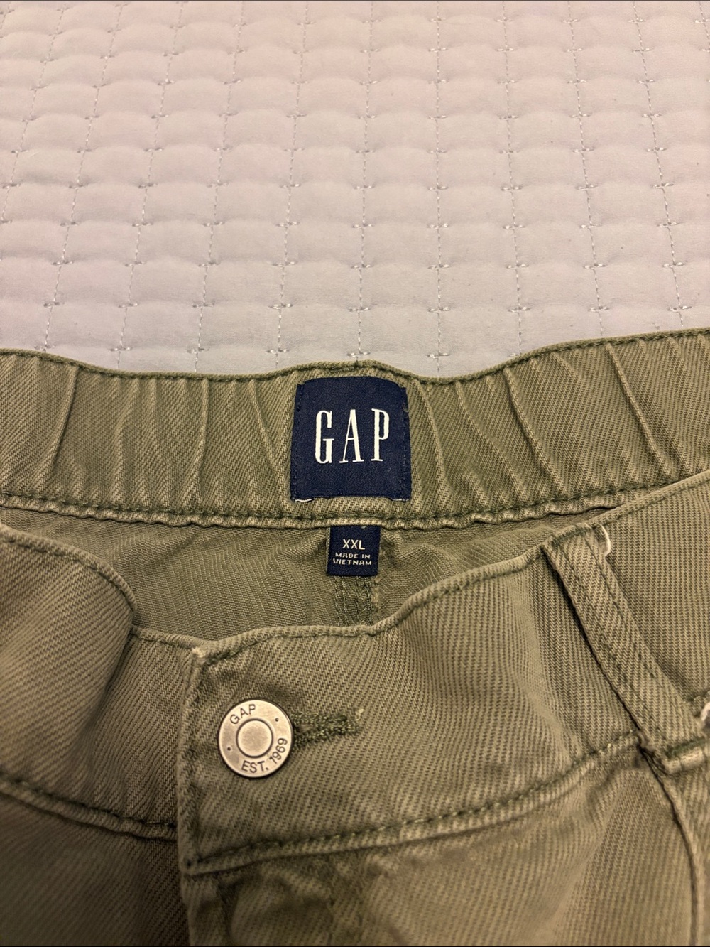 GAP Shorts - Picture 2 of 7